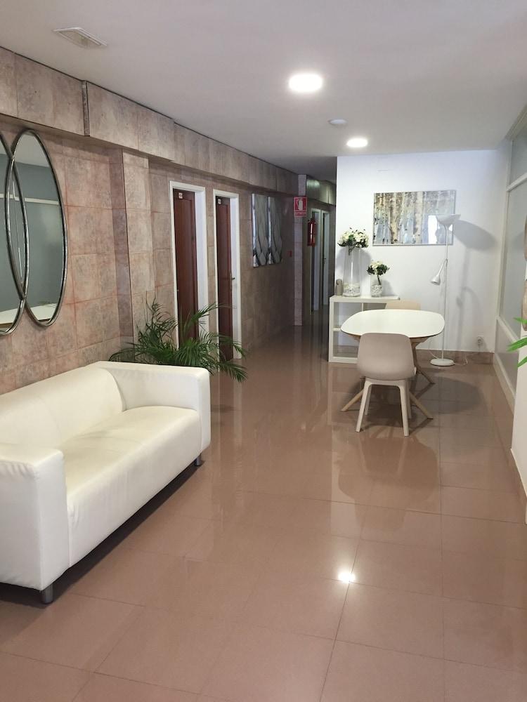 Hostal Residencia Cardona Arrecife  Exterior photo