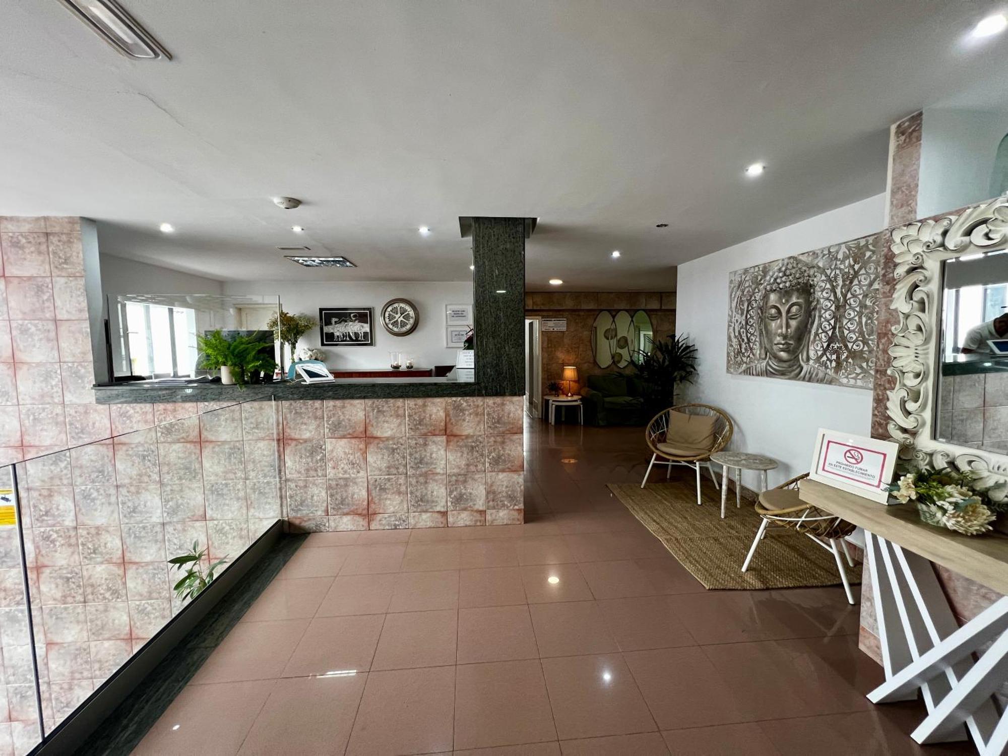 Hostal Residencia Cardona Arrecife  Exterior photo