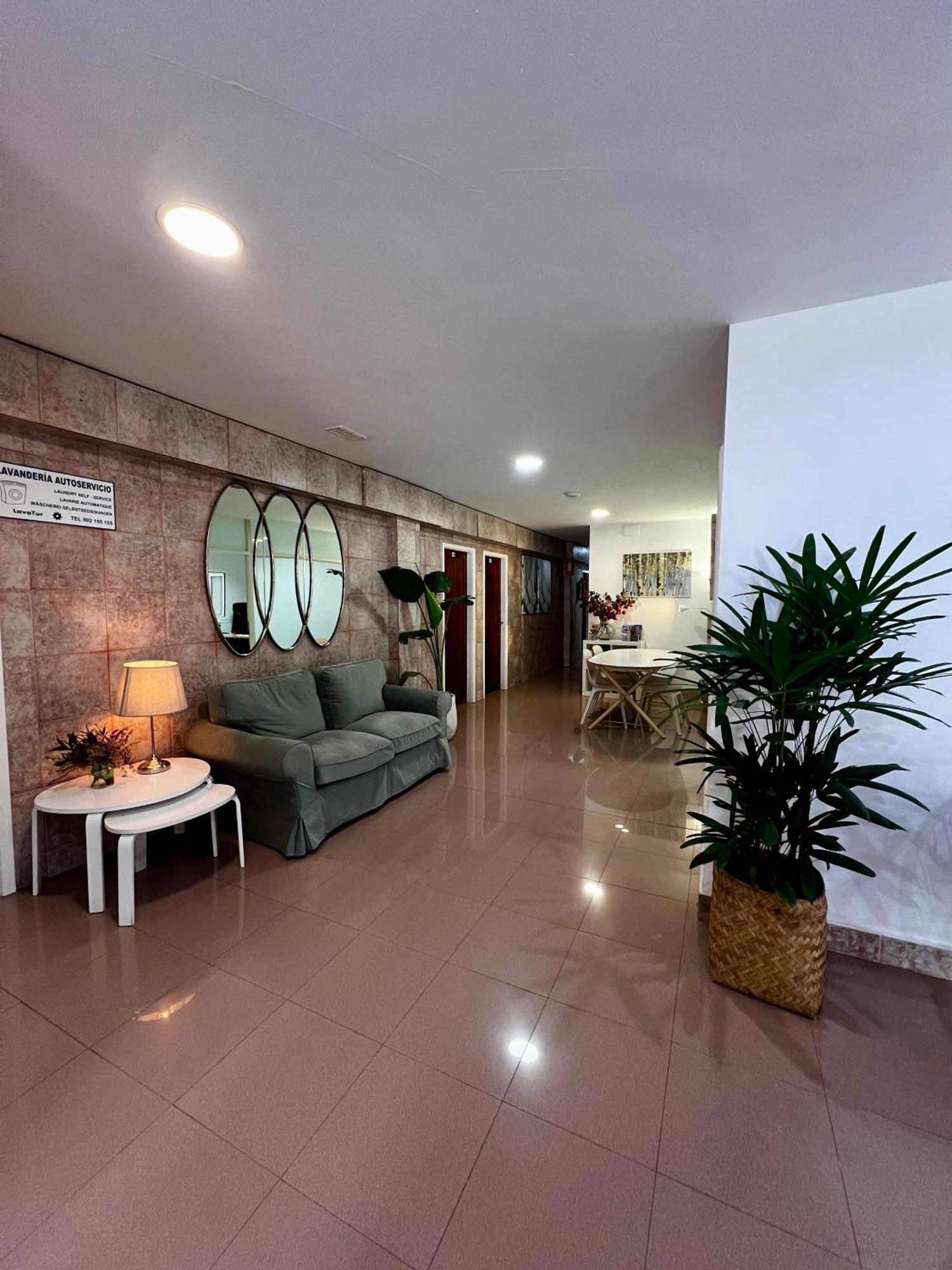 Hostal Residencia Cardona Arrecife  Exterior photo