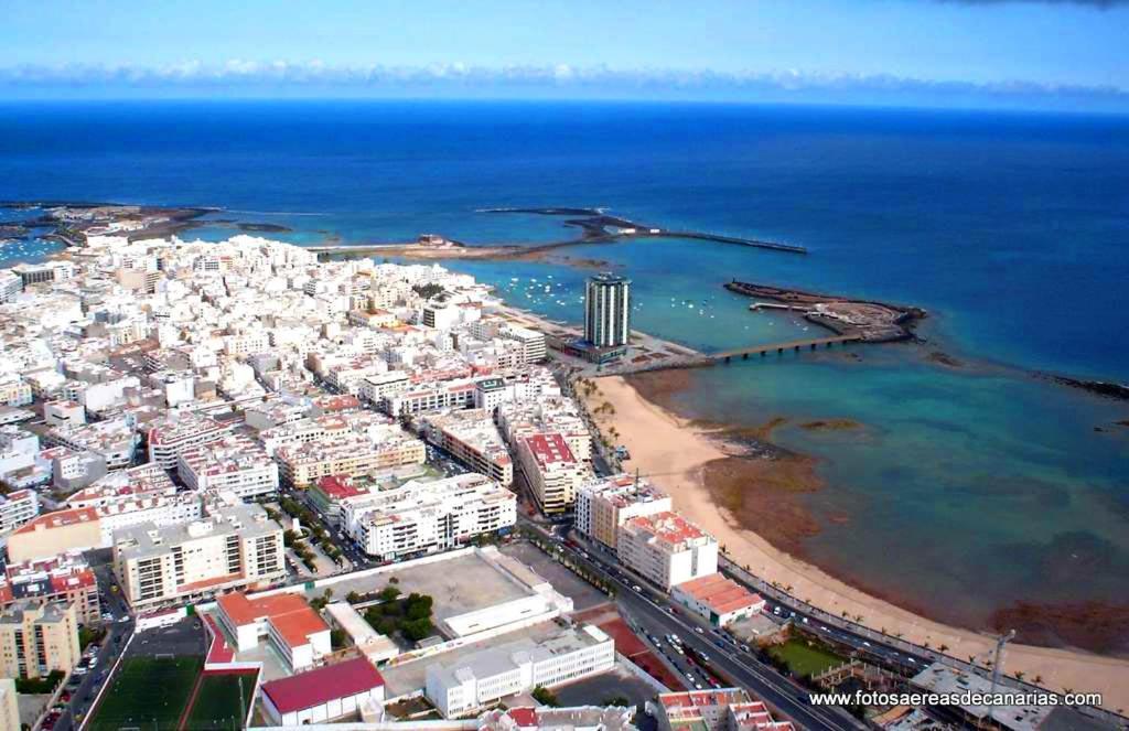 Hostal Residencia Cardona Arrecife  Exterior photo